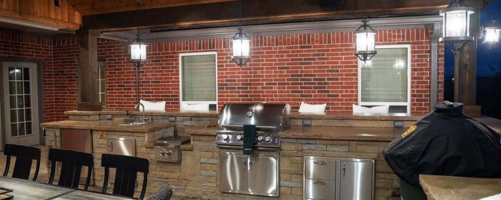 Add an Outdoor Kitchen to Your Backyard