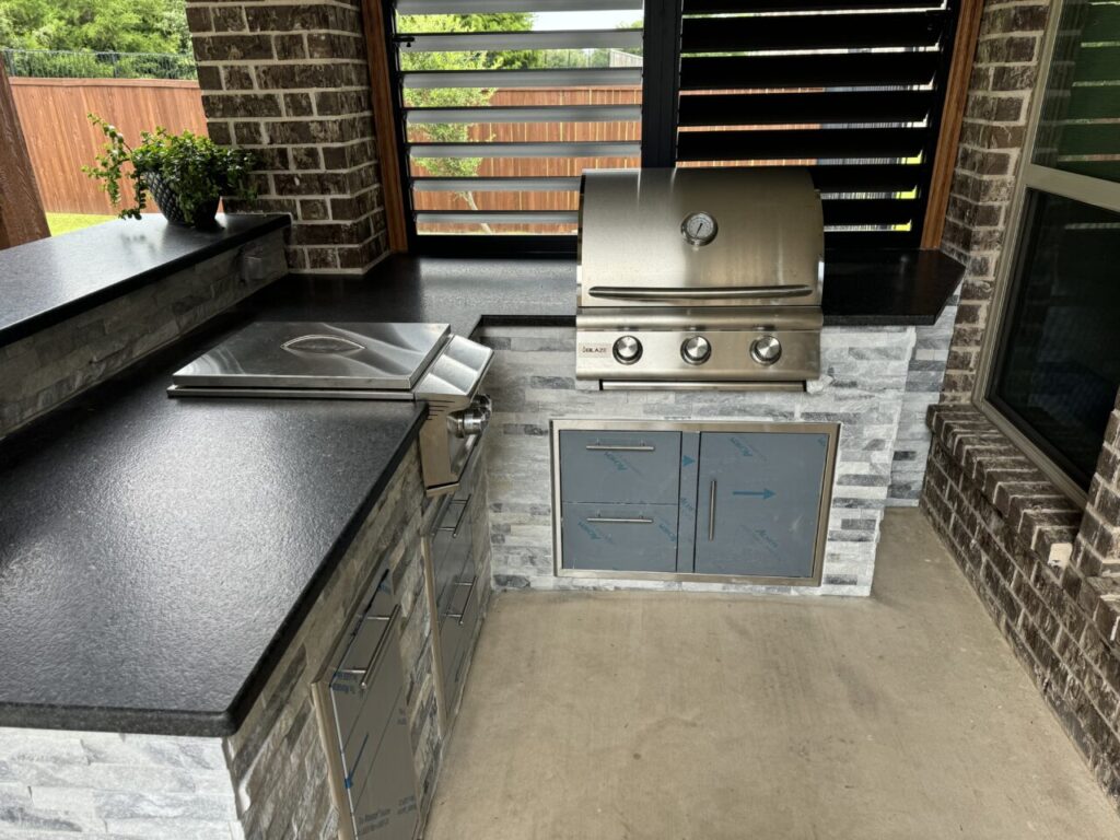 Outdoor Kitchen by Texas Outdoor Oasis