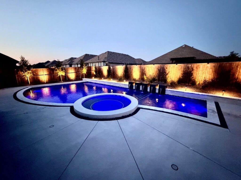 What Custom Pool Features Make a Backyard Stand Out in North Texas?